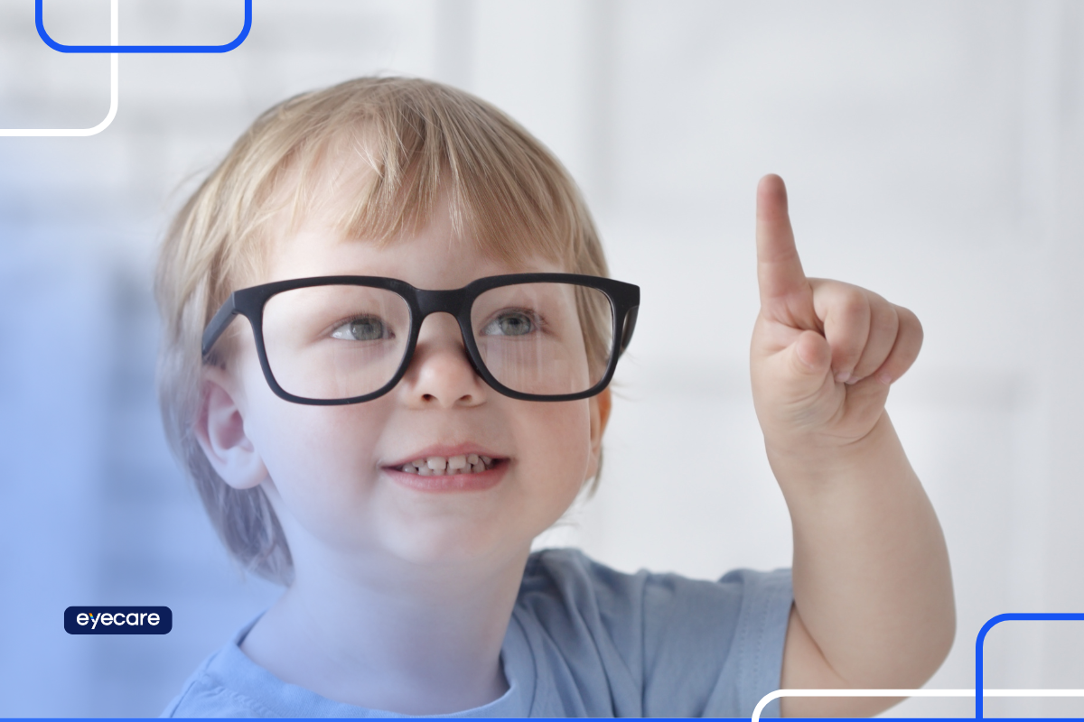 bebê de óculos: quando procurar um oftalmologista pediatra